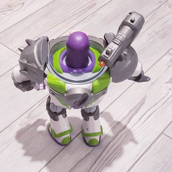 TOY STORY BATTLESAURS BUZZ LIGHTYEAR Action Figure - Picture 3 of 3